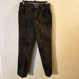 Gloria Vanderbilt Women's Black Amanda Jeans with Brown Floral Pattern Size 10